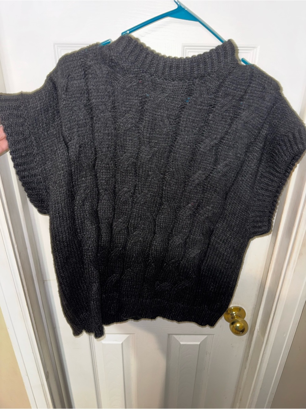 Cozy Cable-Knit Short-Sleeve Sweater - Charcoal